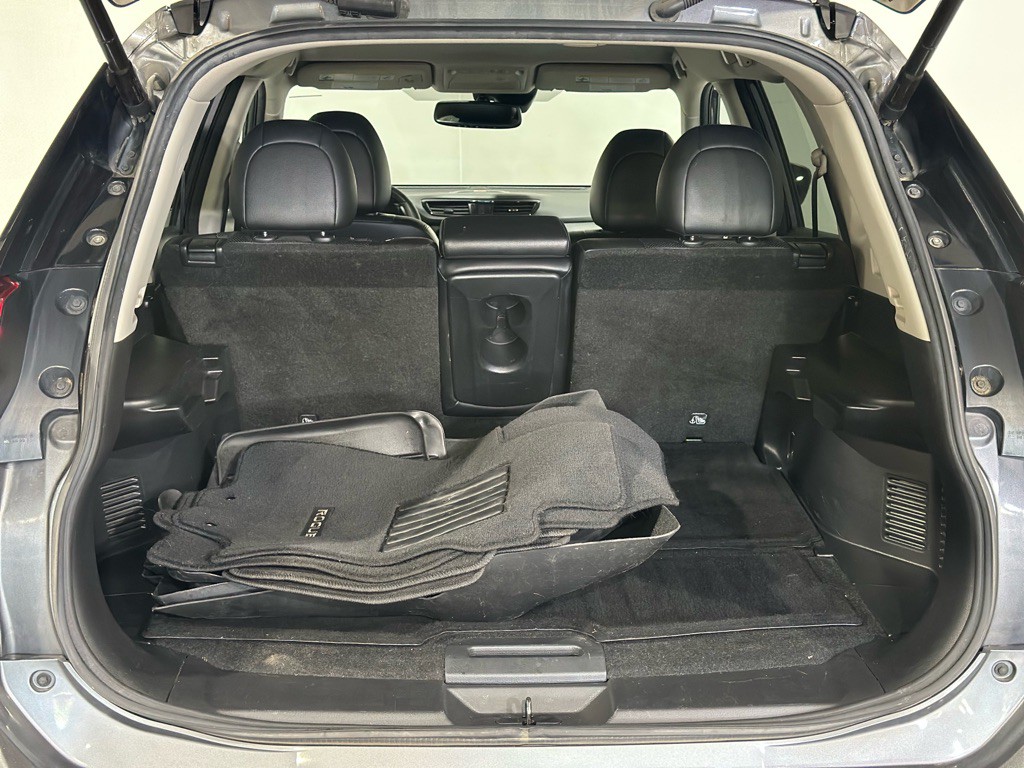 2019 Nissan Rogue Image 42
