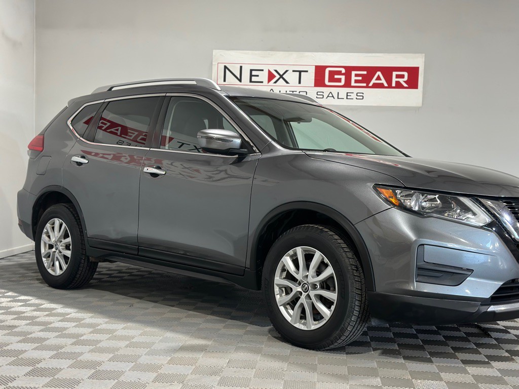 2017 Nissan Rogue Image 2