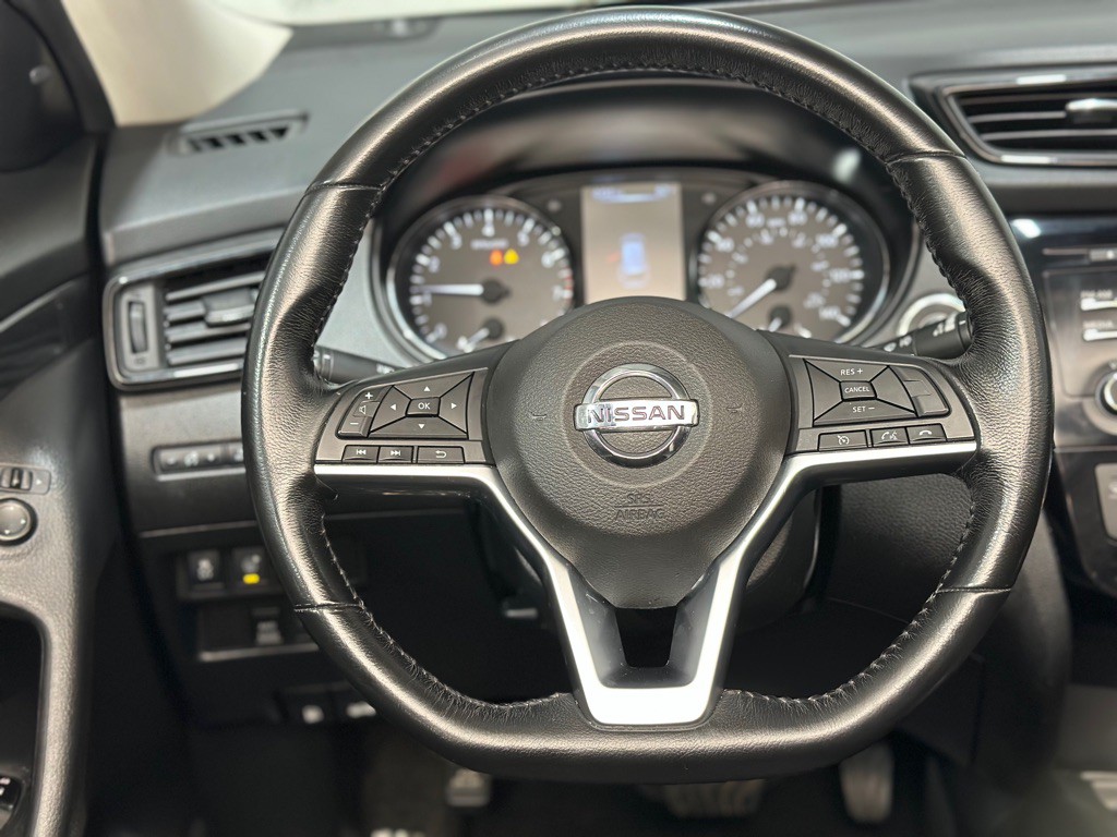 2017 Nissan Rogue Image 15