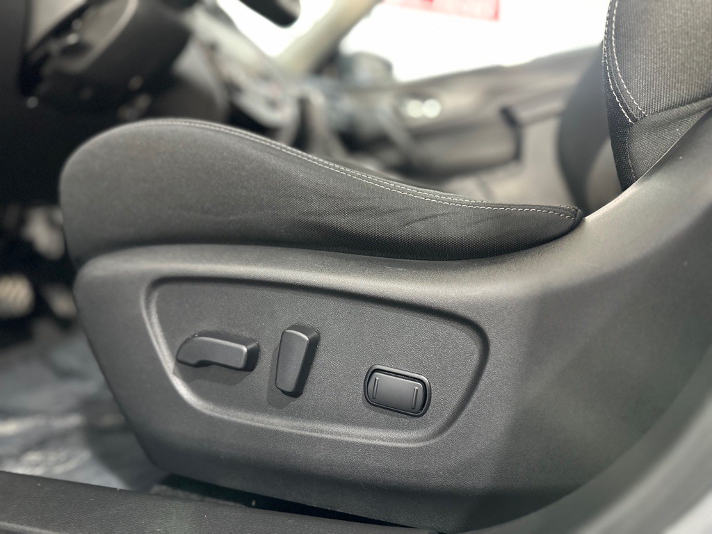2017 Nissan Rogue Image 26