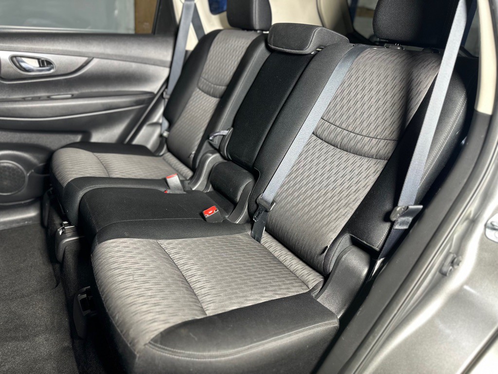 2017 Nissan Rogue Image 28