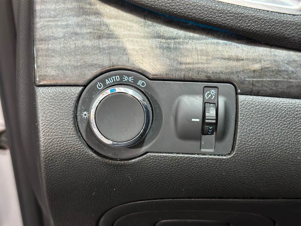 2015 Buick Enclave Image 32