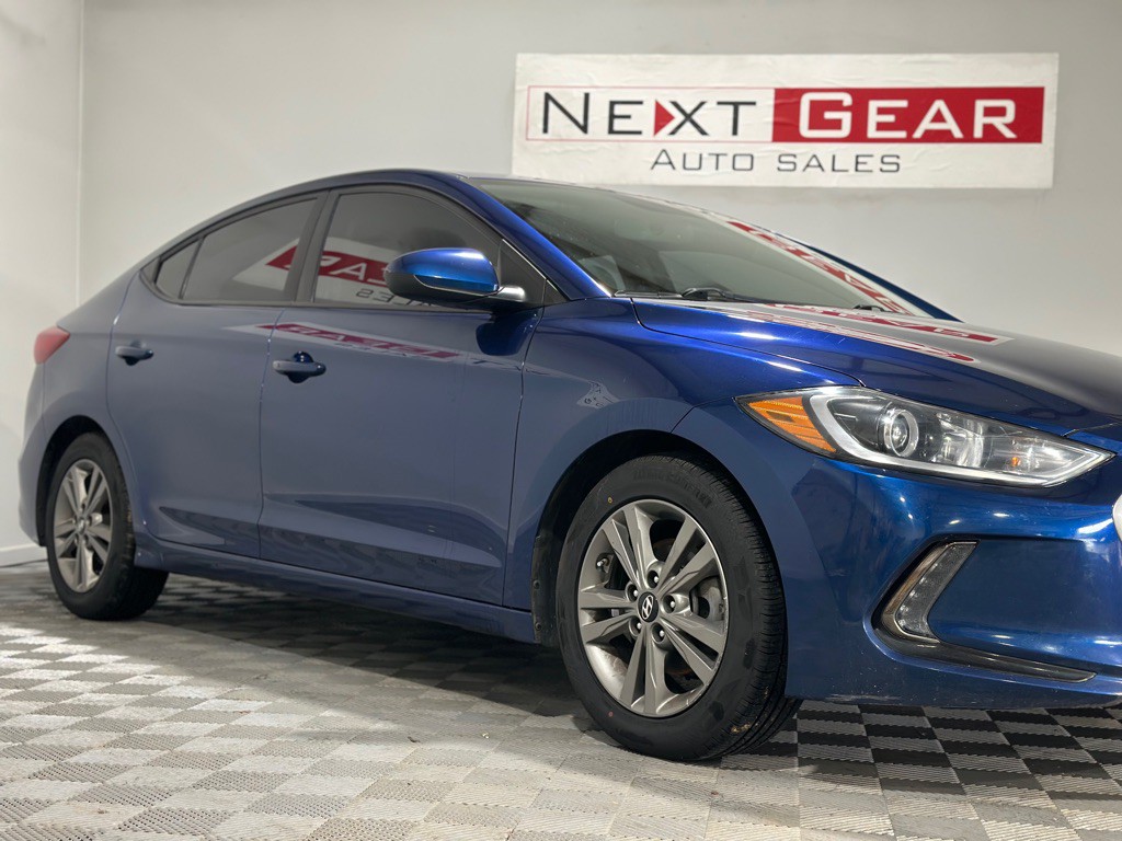 2018 Hyundai Elantra Image 2
