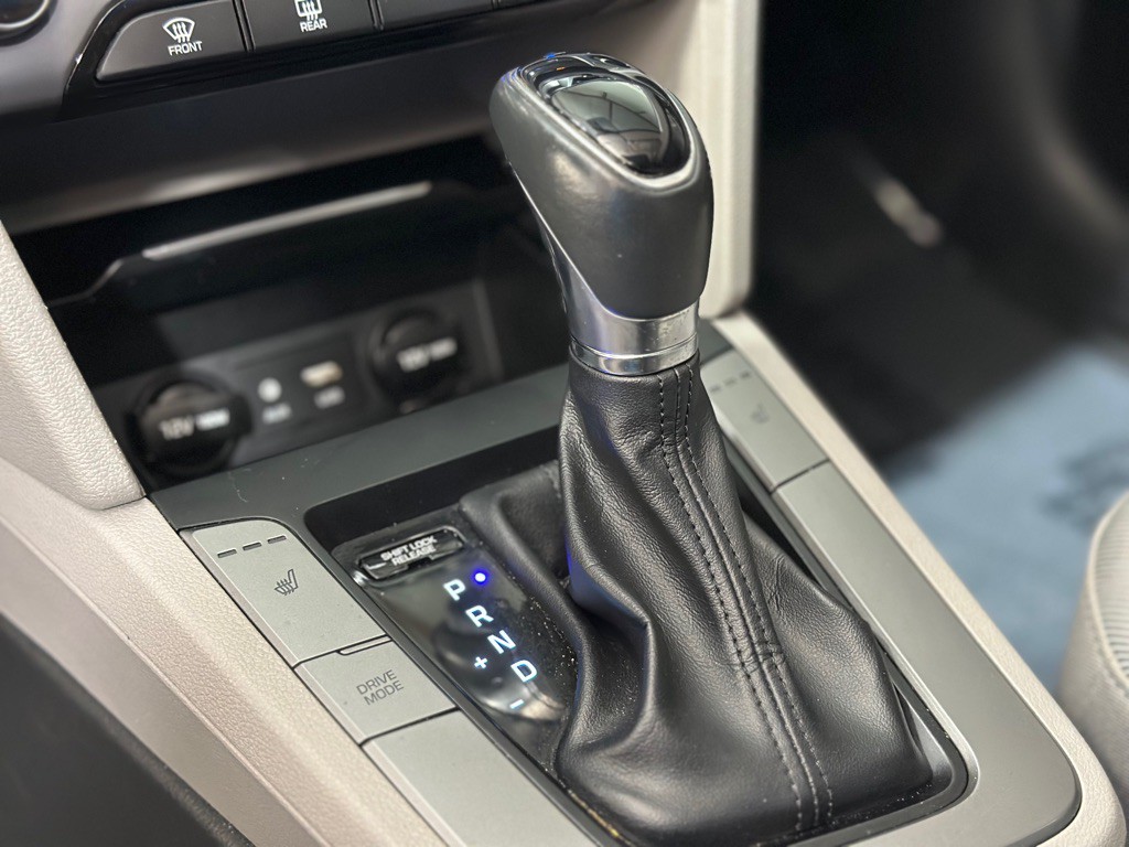 2018 Hyundai Elantra Image 19