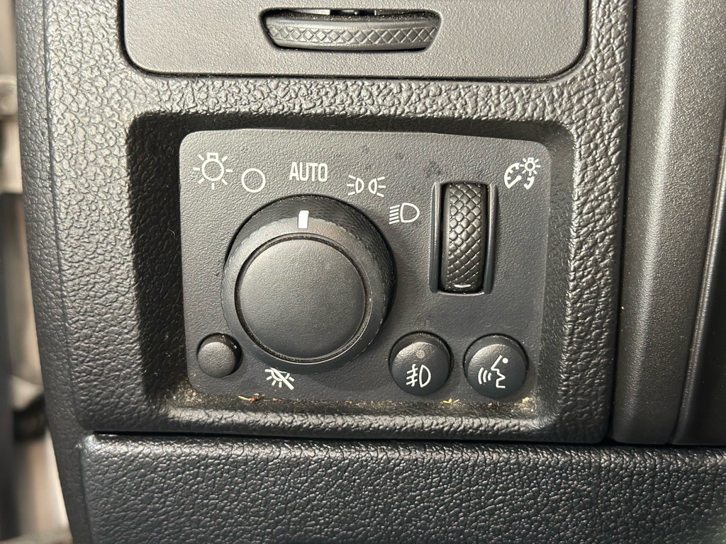 2006 HUMMER H3 Image 25