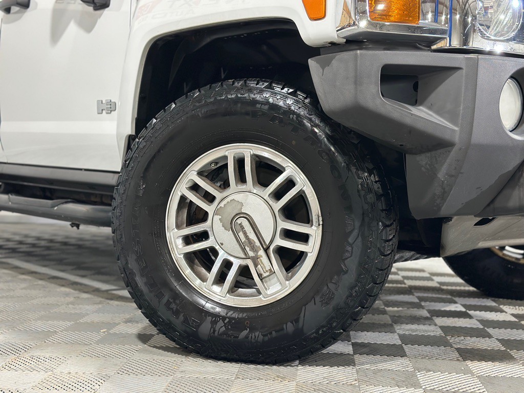 2006 HUMMER H3 Image 31