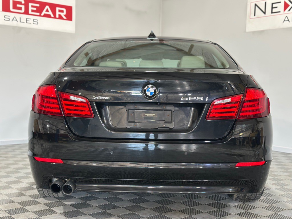 2013 BMW 5 Series Image 7
