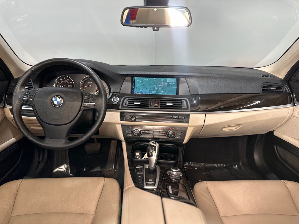 2013 BMW 5 Series Image 11