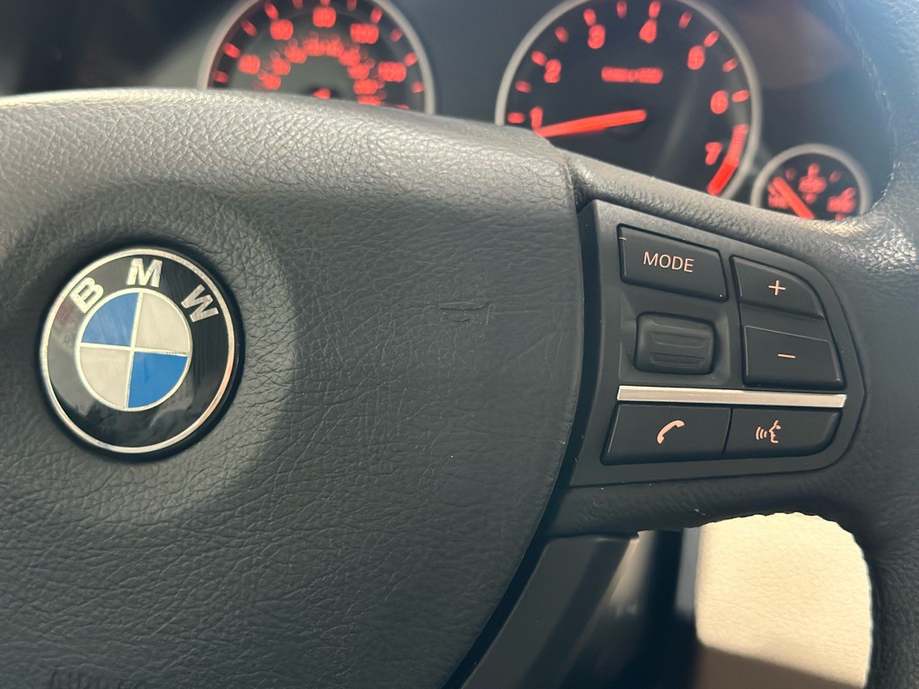 2013 BMW 5 Series Image 32