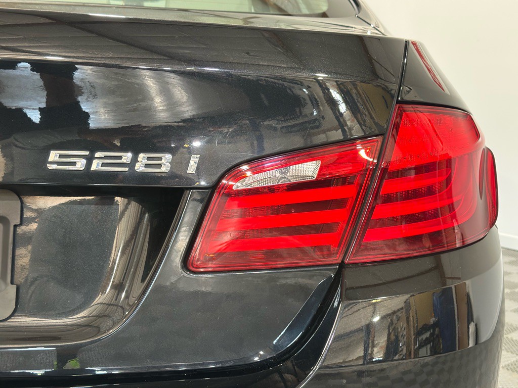 2013 BMW 5 Series Image 41