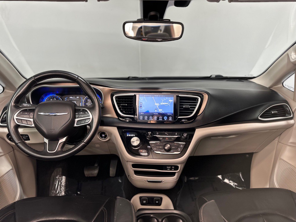 2017 Chrysler Pacifica Image 11