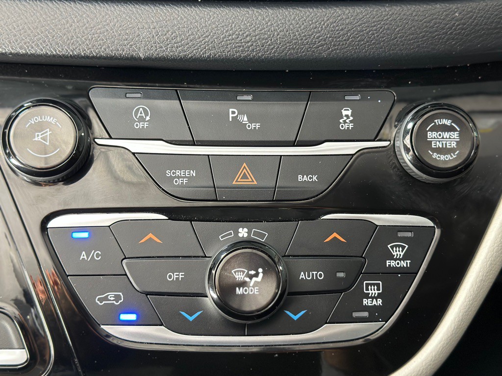 2017 Chrysler Pacifica Image 17