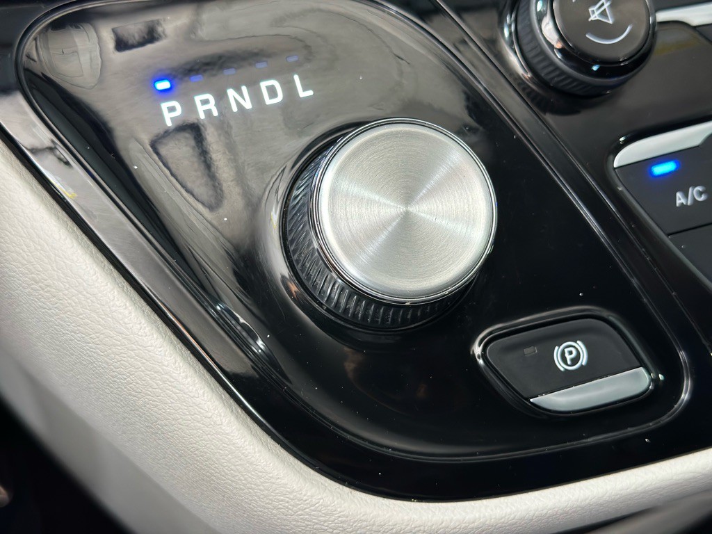 2017 Chrysler Pacifica Image 19