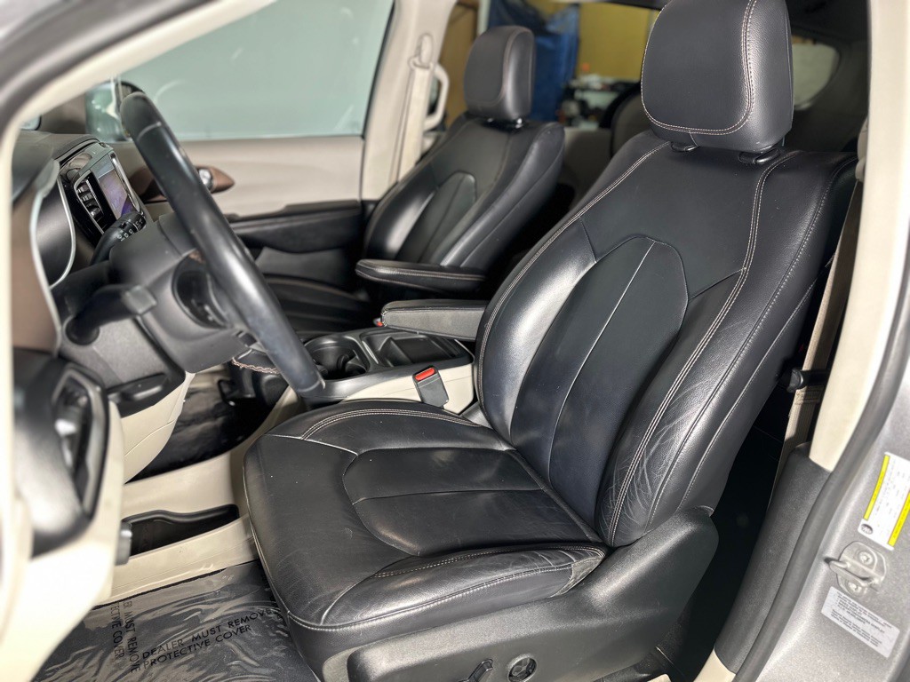 2017 Chrysler Pacifica Image 26