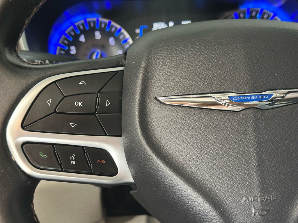 2017 Chrysler Pacifica Image 30
