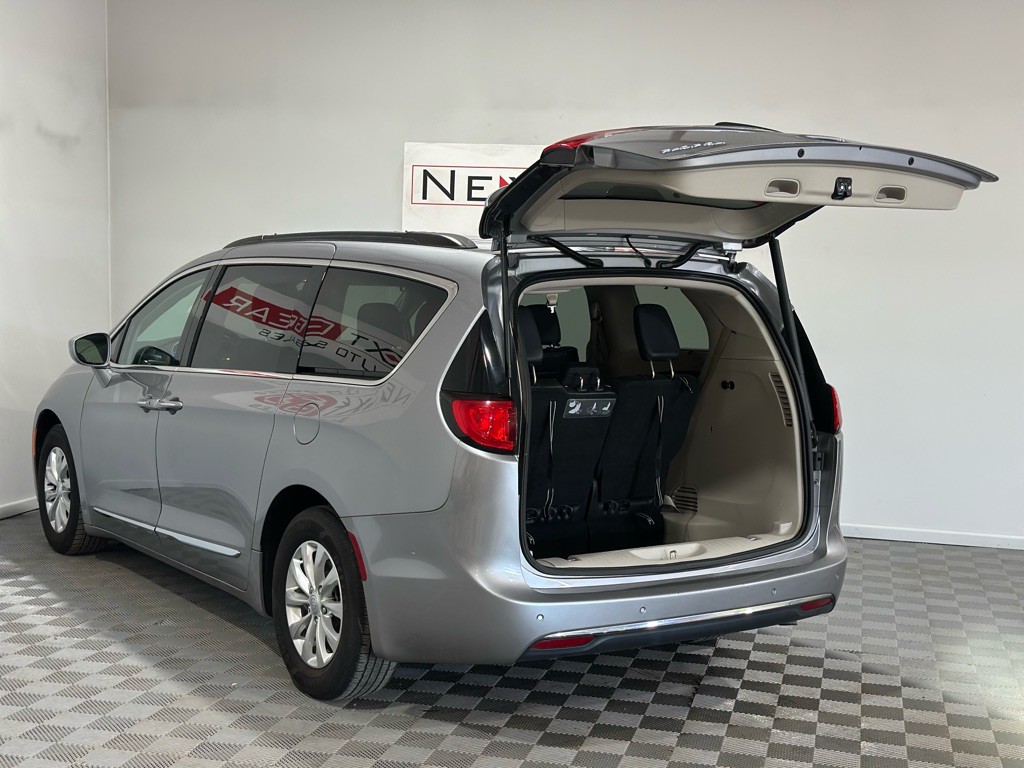 2017 Chrysler Pacifica Image 41