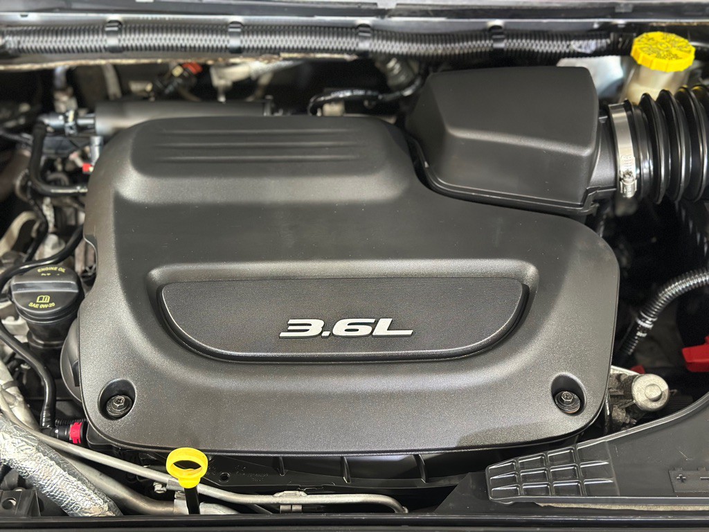 2017 Chrysler Pacifica Image 45