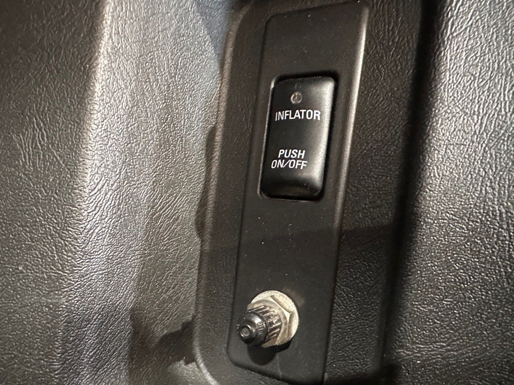 2006 HUMMER H2 Image 36