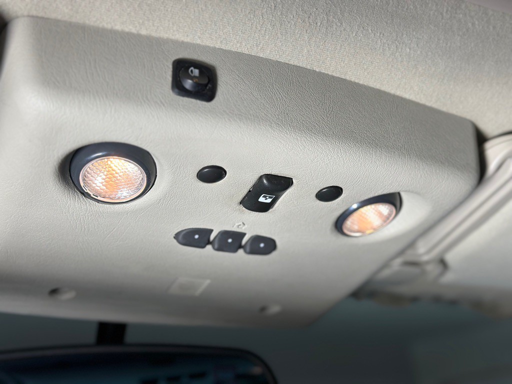 2006 HUMMER H2 Image 38