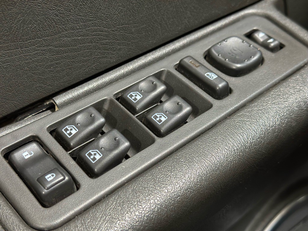 2006 HUMMER H2 Image 39