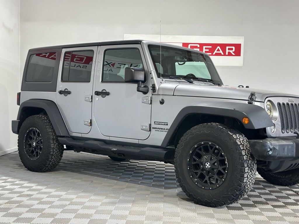 2017 Jeep Wrangler Unlimited Image 2