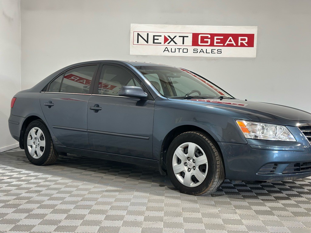 2009 Hyundai Sonata Image 2