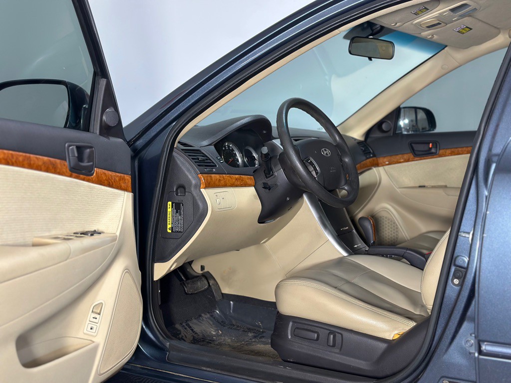 2009 Hyundai Sonata Image 10