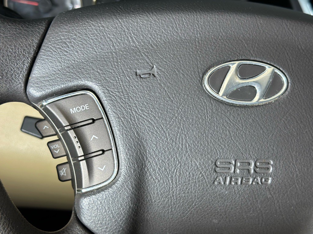 2009 Hyundai Sonata Image 23