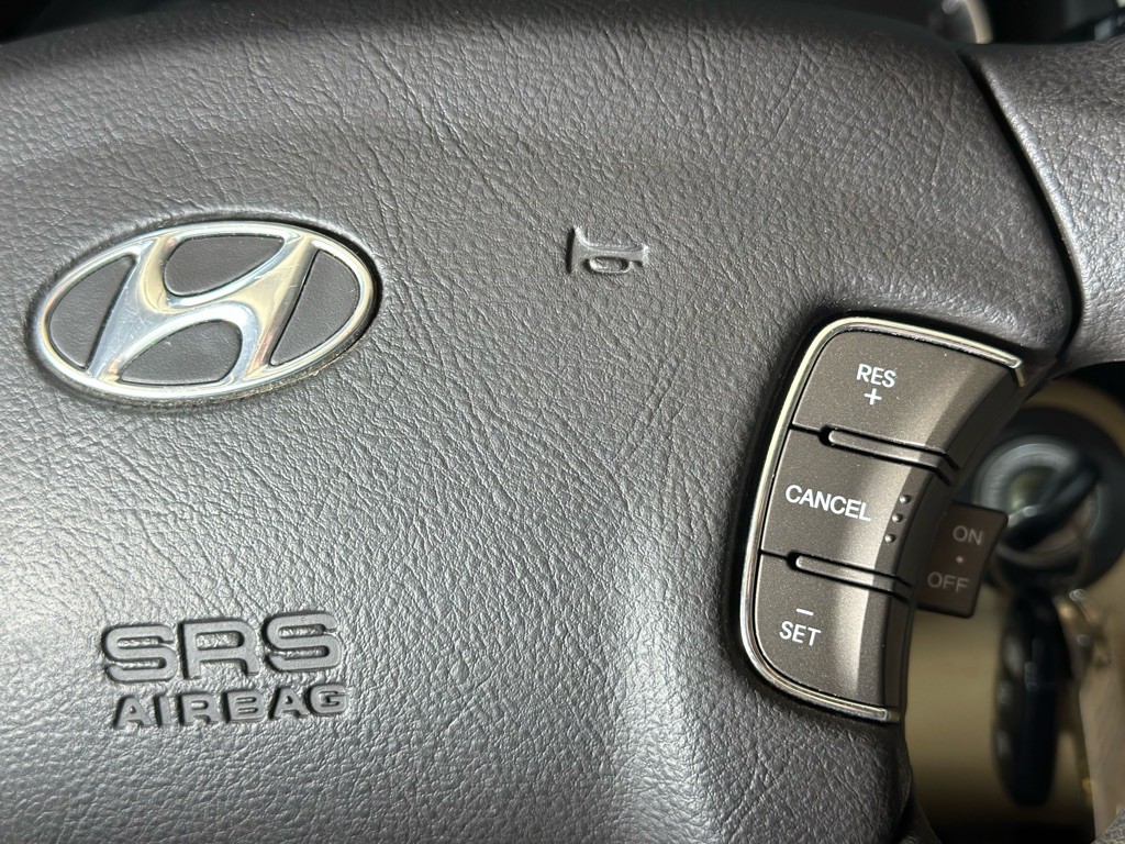 2009 Hyundai Sonata Image 24
