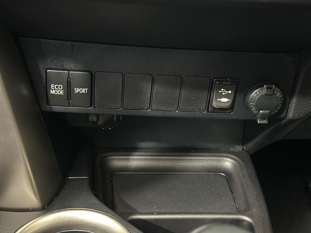 2014 Toyota Rav4 Image 21