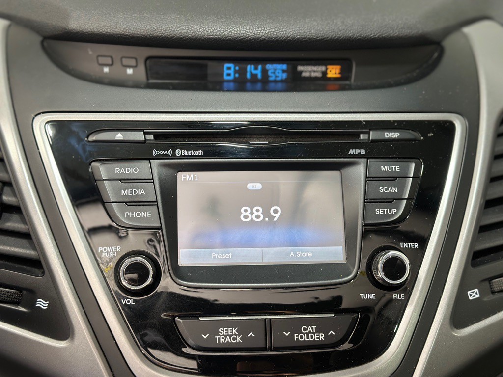 2015 Hyundai Elantra Image 18