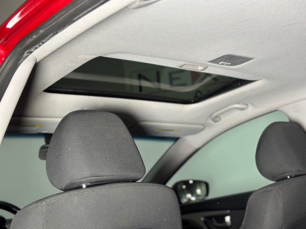 2015 Hyundai Elantra Image 21