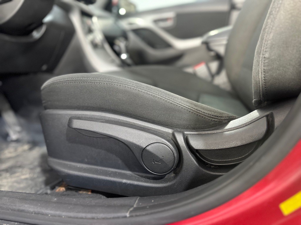 2015 Hyundai Elantra Image 22