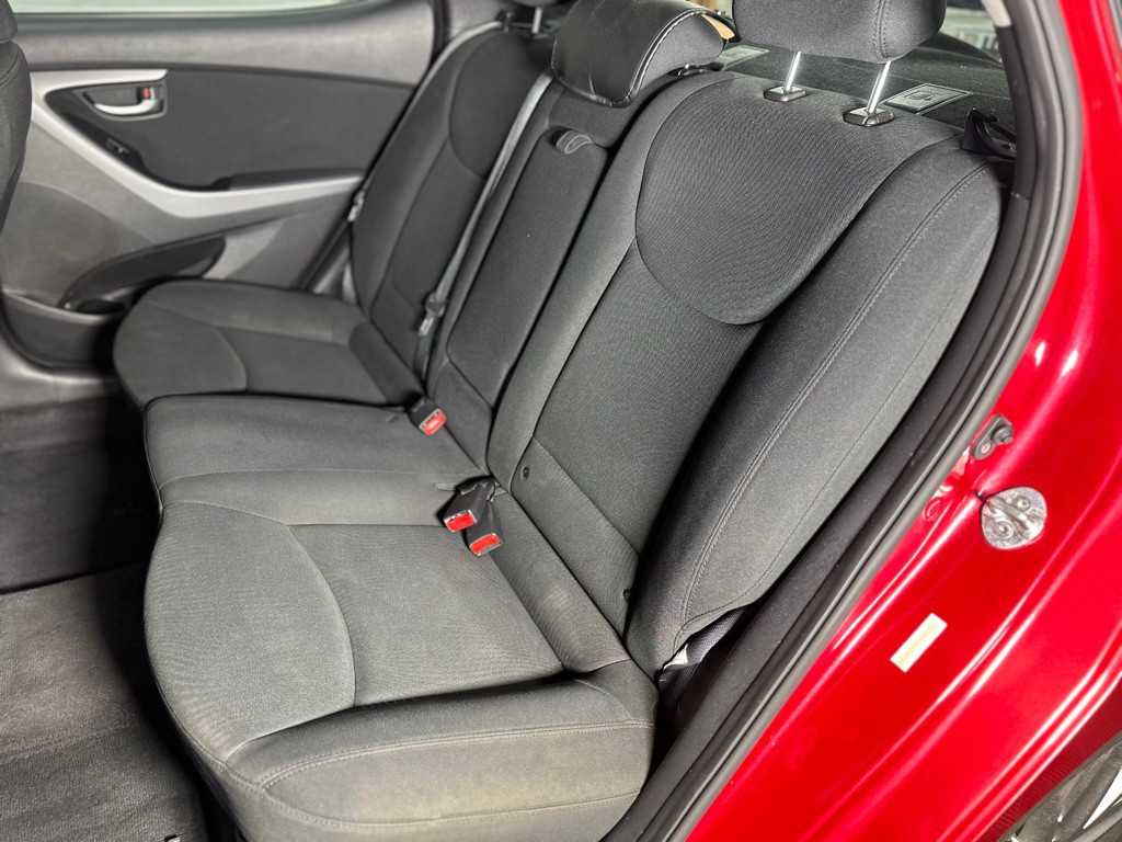 2015 Hyundai Elantra Image 24