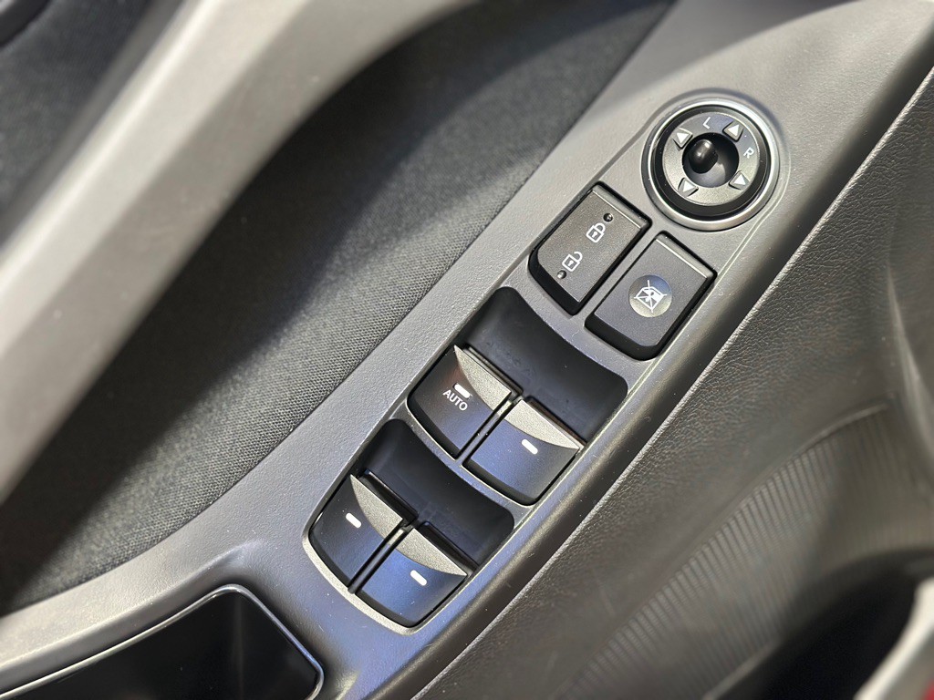 2015 Hyundai Elantra Image 28