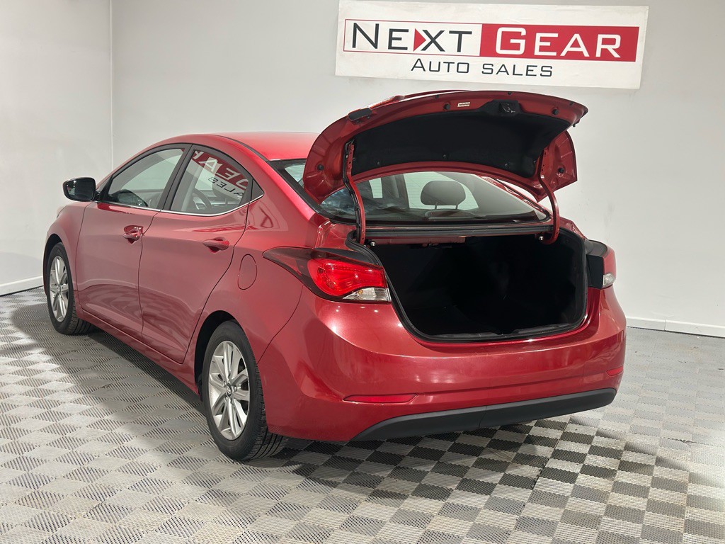 2015 Hyundai Elantra Image 31