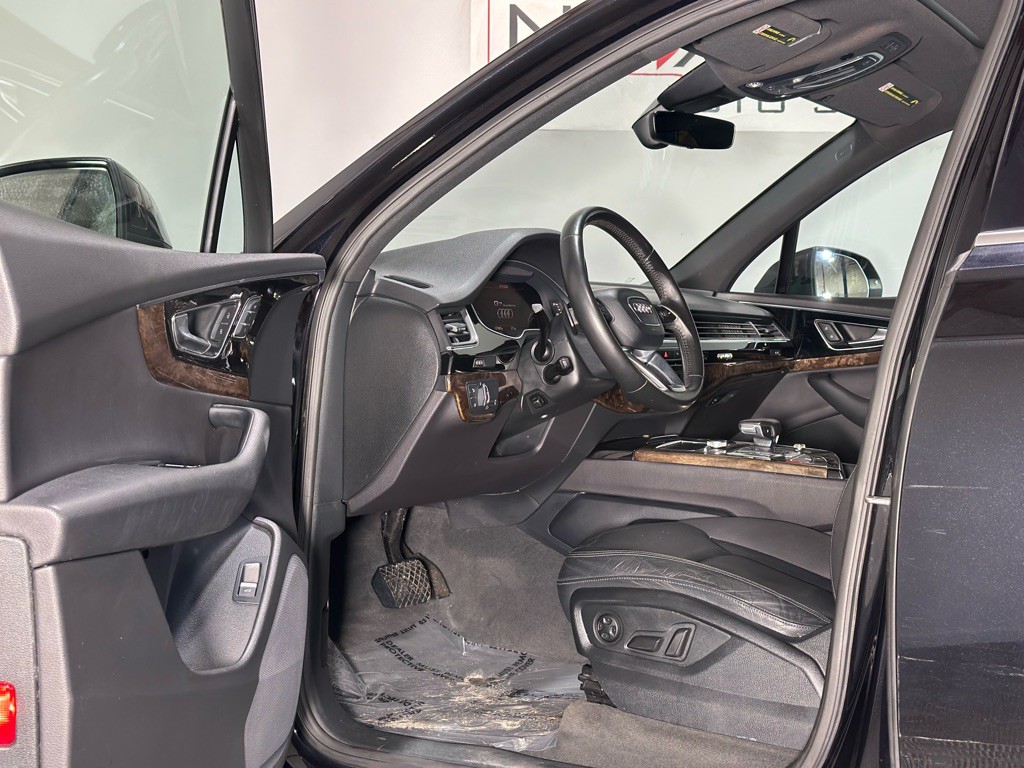 2017 Audi Q7 Image 10