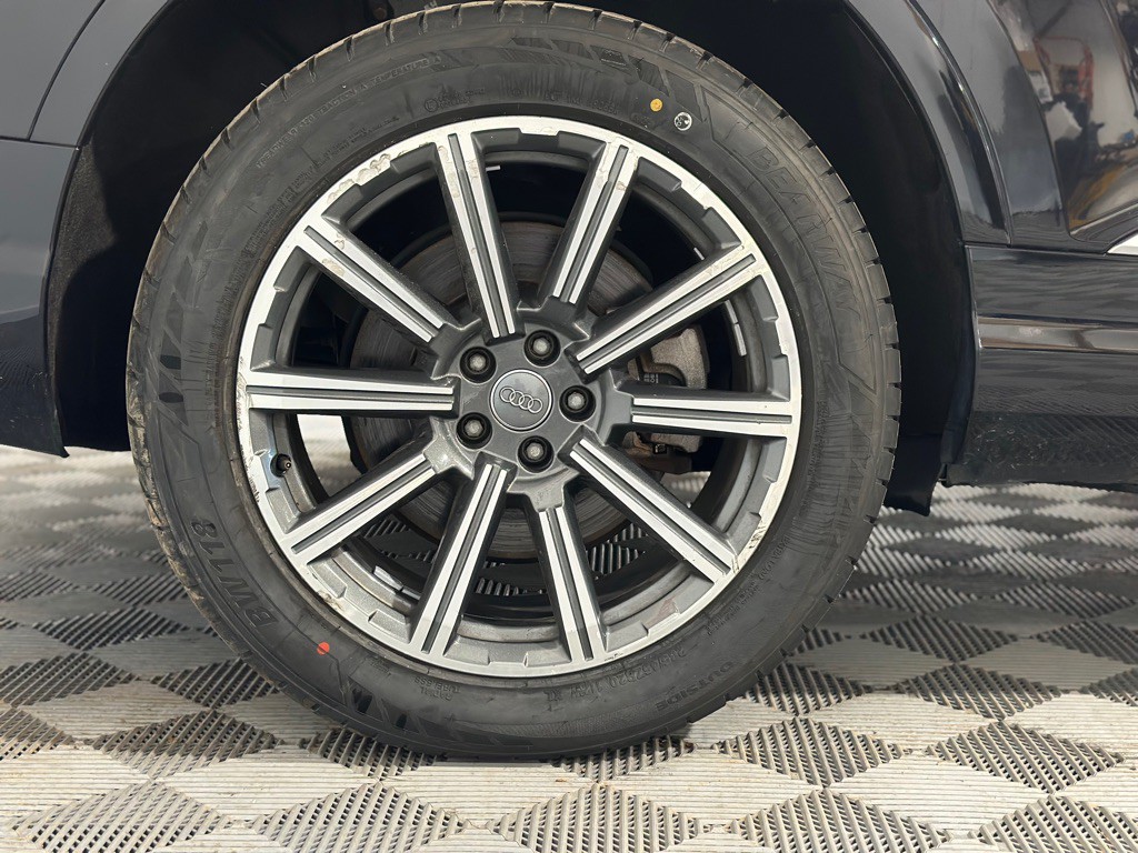 2017 Audi Q7 Image 44
