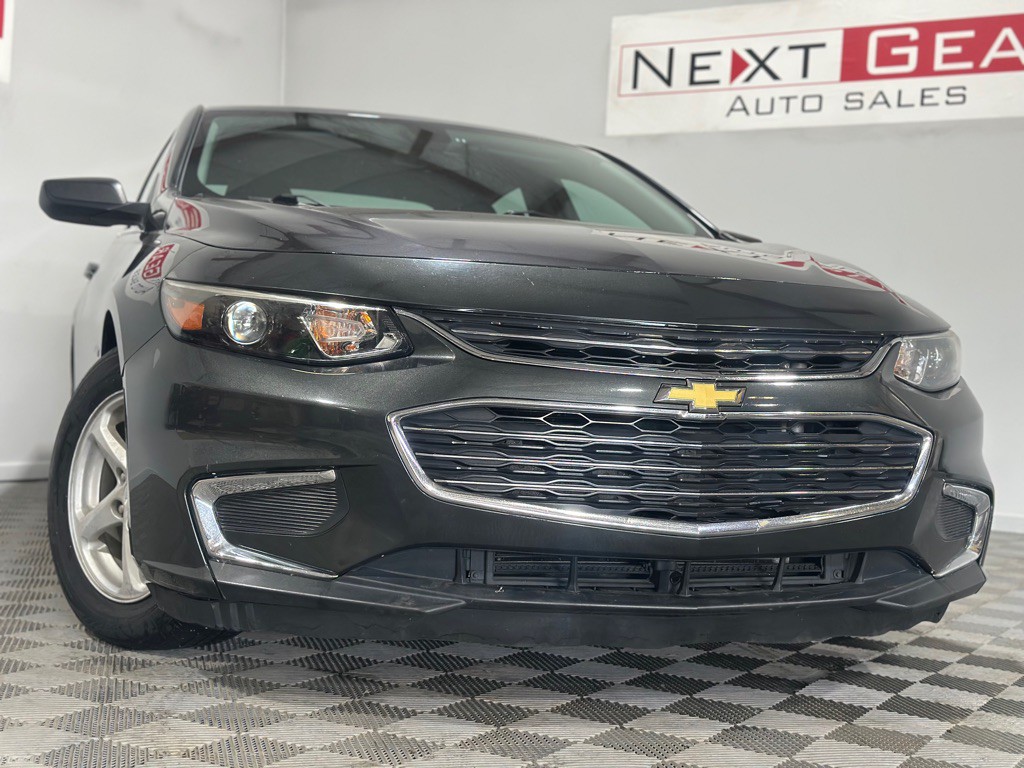 2017 Chevrolet Malibu Image 3