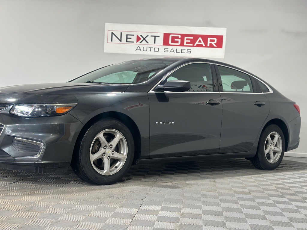 2017 Chevrolet Malibu Image 5