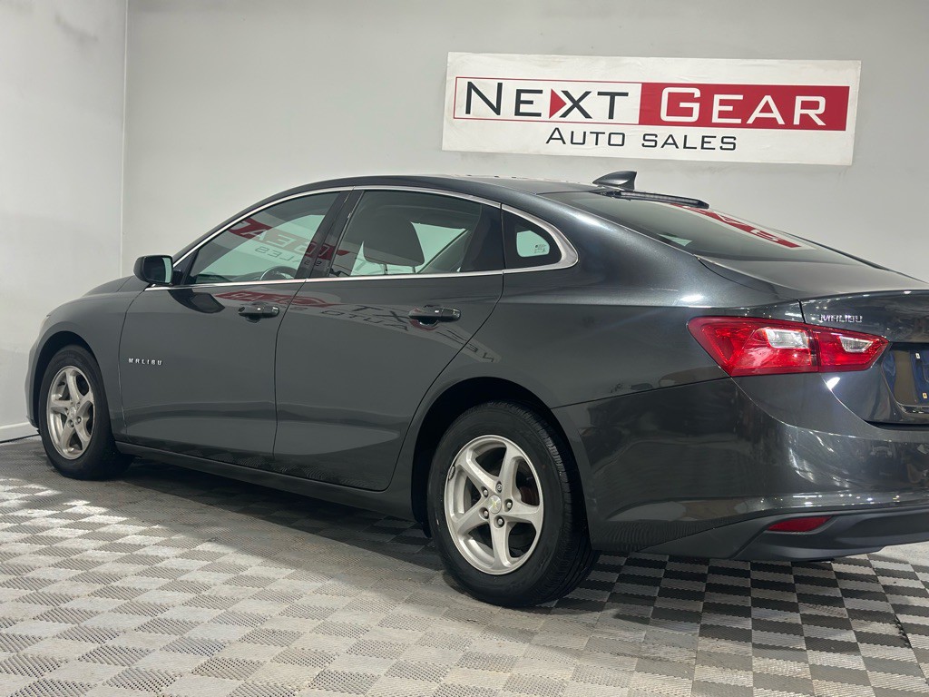 2017 Chevrolet Malibu Image 6