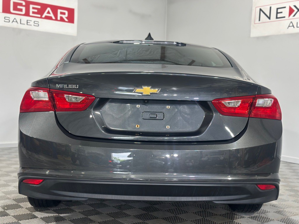 2017 Chevrolet Malibu Image 7