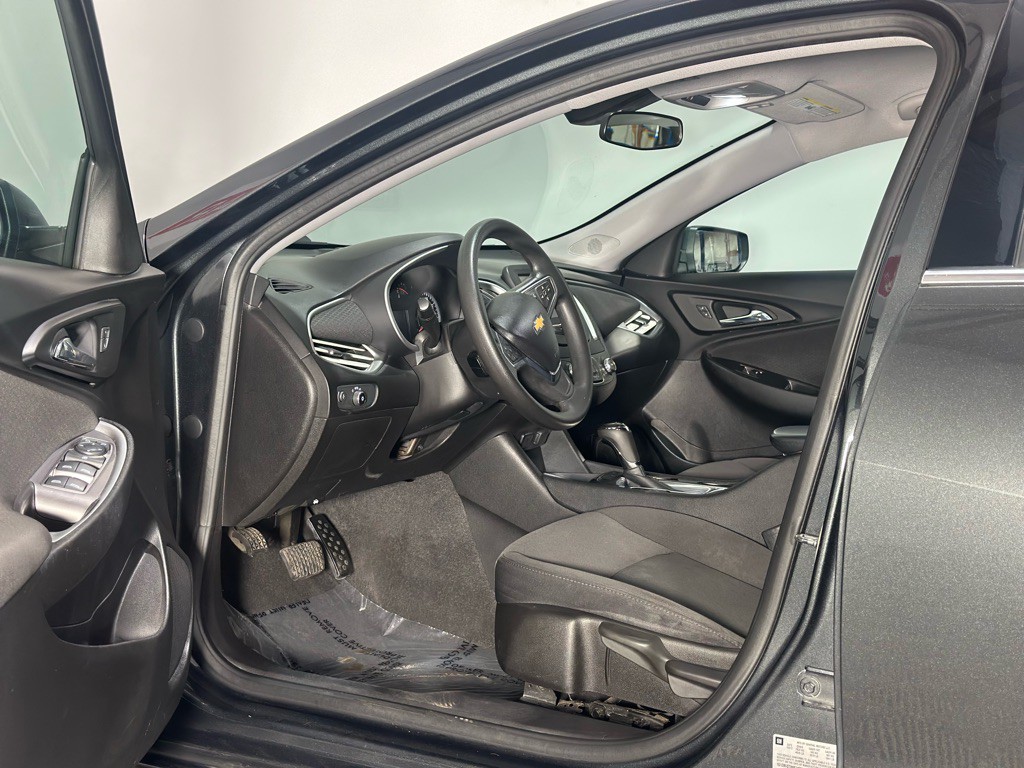 2017 Chevrolet Malibu Image 10