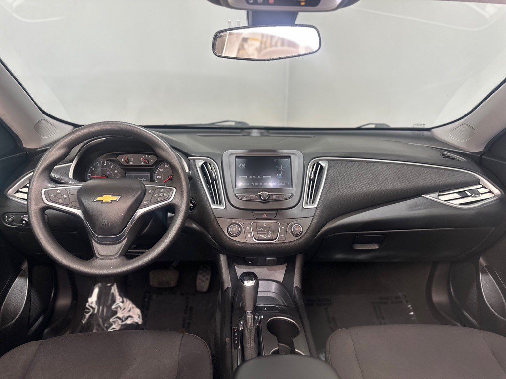 2017 Chevrolet Malibu Image 12