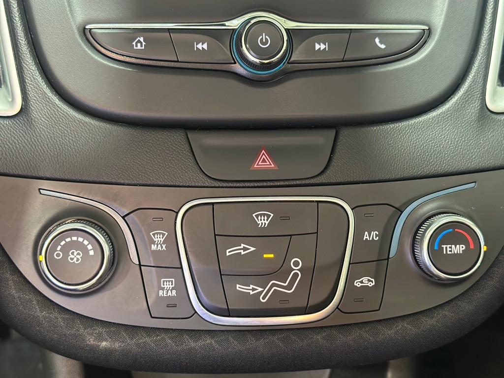 2017 Chevrolet Malibu Image 17