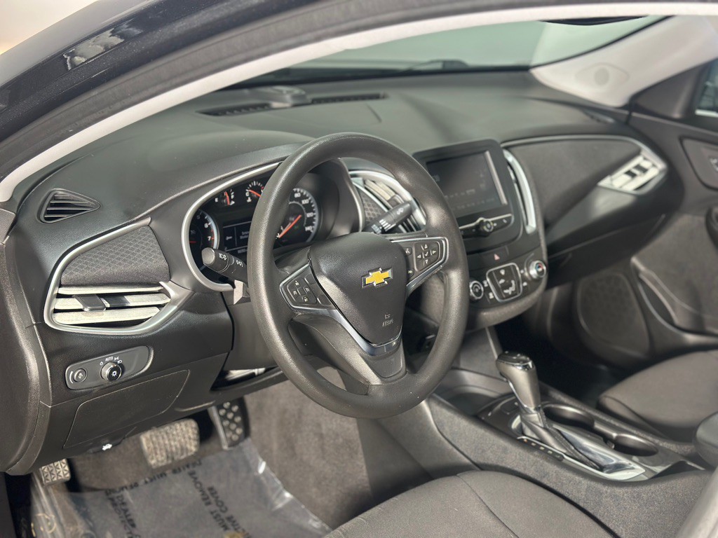 2017 Chevrolet Malibu Image 22