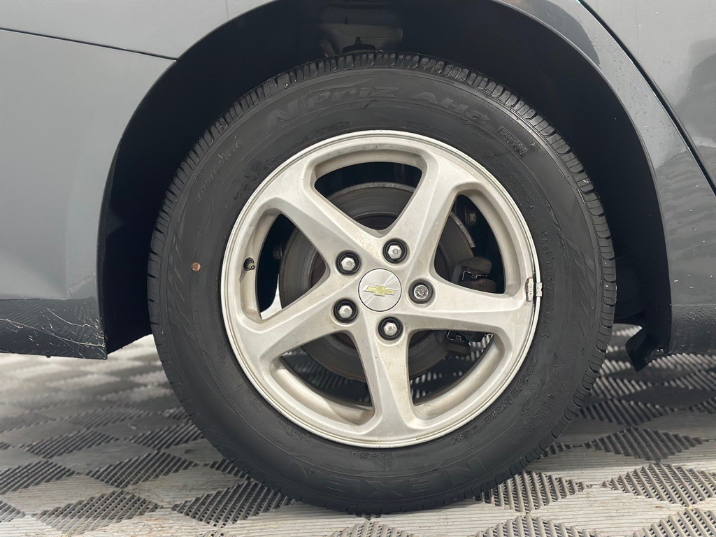 2017 Chevrolet Malibu Image 32