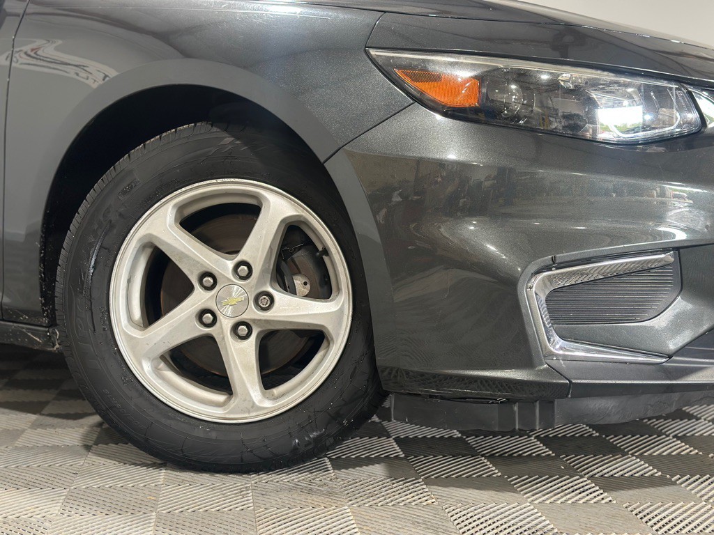 2017 Chevrolet Malibu Image 33