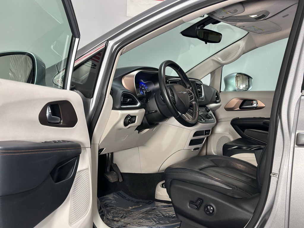 2018 Chrysler Pacifica Image 10