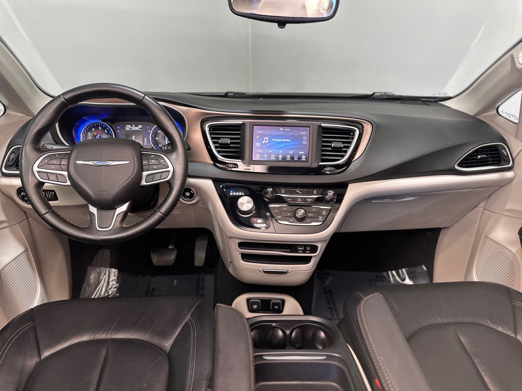 2018 Chrysler Pacifica Image 12